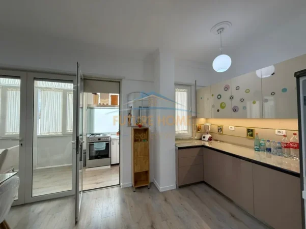 Tirane, shitet apartament 3+1 Kati 5, 114 m² 365.000 € (Liqeni i Thatë)