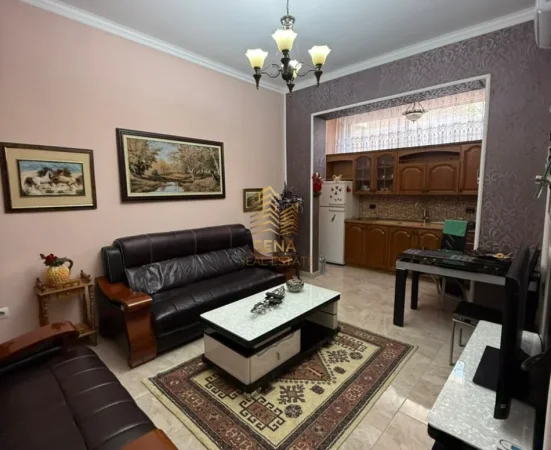 Tirane, jepet me qera apartament 2+1+Ballkon Kati 2, 70 m² 700 € (Vasil Shanto)