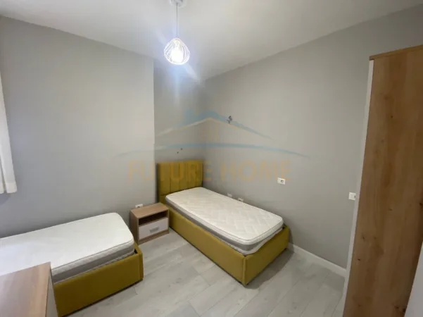 Tirane, jepet me qera apartament 2+1+Ballkon Kati 7, 80 m² 580 € (Brryli)