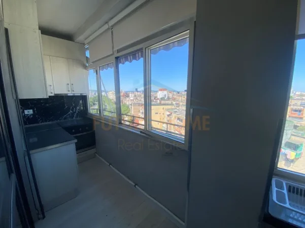 Tirane, jepet me qera apartament 2+1+Ballkon Kati 7, 80 m² 580 € (Brryli)