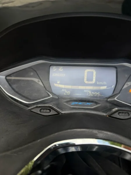 Tirane, shes Shitet Motorr HONDA PCX 125 2022 Benzin, e zeze automatik 13.300 km 3.200 €