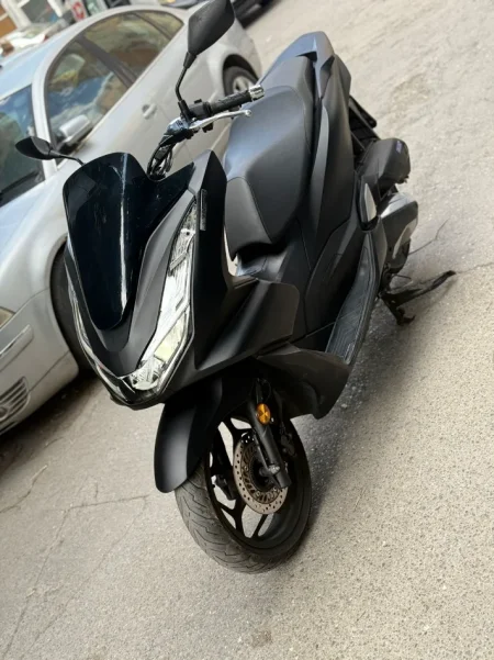 Tirane, shes Shitet Motorr HONDA PCX 125 2022 Benzin, e zeze automatik 13.300 km 3.200 €