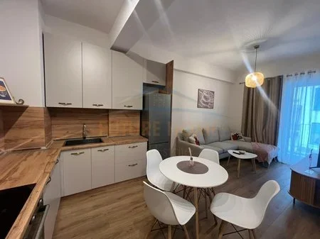 Tirane, jepet me qera apartament 1+1+Ballkon Kati 3, 62 m² 400 € (Fresk)