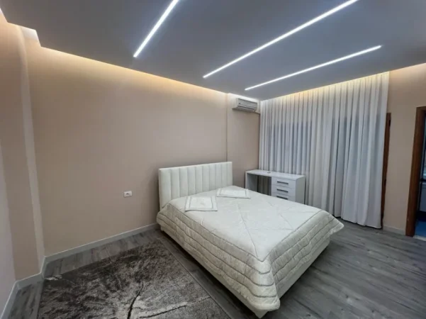 Tirane, jepet me qera apartament 3+1 Kati 2, 145 m² 850 € (Don Bosko)