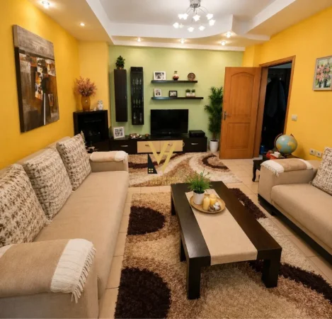 Tirane, jepet me qera apartament 2+1+Ballkon Kati 5, 100 m² 570 € (QENDER)