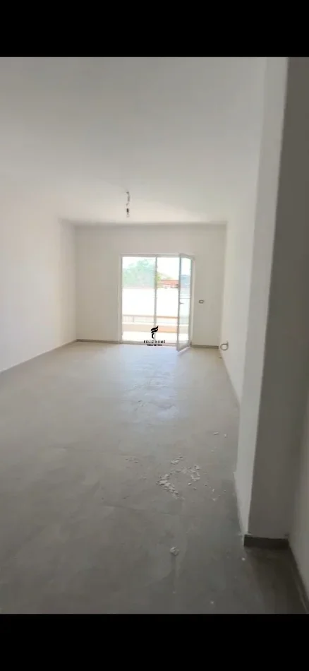 Tirane, jepet me qera zyre Kati 1, 94 m² 800 € (LAPRAKE)