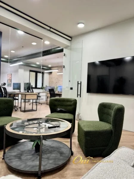 Tirane, jepet me qera zyre Kati 2, 130 m² 1.900 € (VASIL SHANTO)