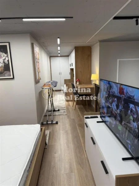 Tirane, jepet me qera apartament 1+1 Kati 1, 70 m² 600 € (Apartamet Duplex Golden Park)