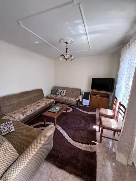 Tirane, jepet me qera apartament 1+1 Kati 1, 90 m² 400 € (Jordan Misja)