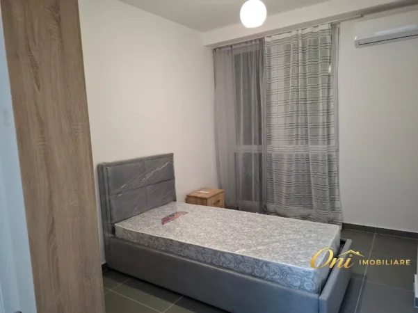 Tirane, jepet me qera apartament 3+1 Kati 4, 120 m² 650 € (5 MAJI)