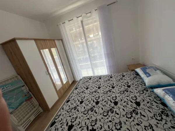 Tirane, jepet me qera apartament 2+1 Kati 2, 94 m² 450 € (Paskuqan)