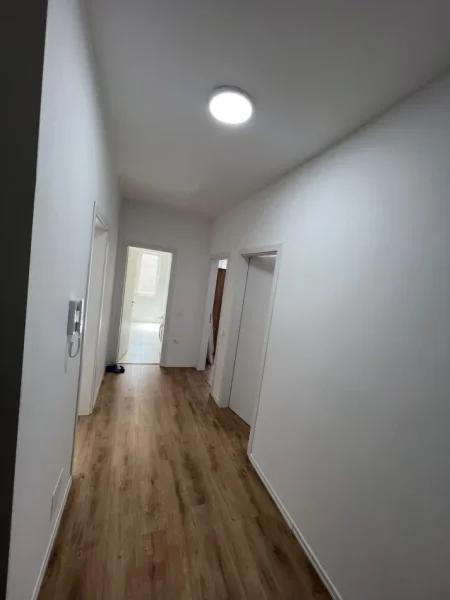 Tirane, jepet me qera apartament 2+1 Kati 2, 94 m² 450 € (Paskuqan)
