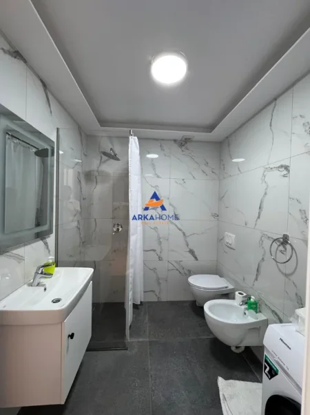 Tirane, shitet apartament 1+1+Ballkon Kati 9, 63 m² 185.000 € 