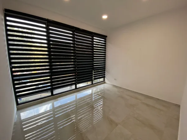 Tirane, jepet me qera ambjent biznesi Kati 2, 230 m² 3.200 € (farmacia 10)