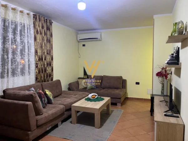 Tirane, jepet me qera apartament 1+1+Ballkon Kati 3, 60 m² 520 € (BULEVARDI ZOGU I PARE)