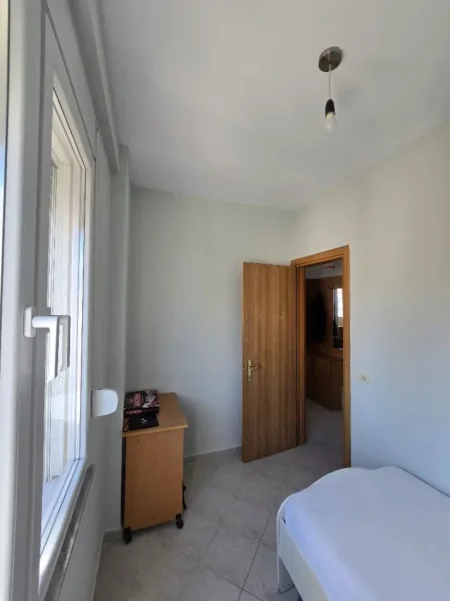 Tirane, jepet me qera apartament 2+1 Kati 5, 110 m² 700 € (Report Tv)