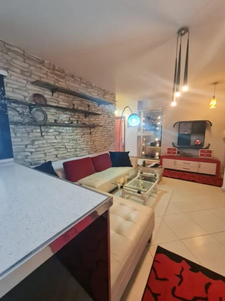 Tirane, jepet me qera apartament 2+1 Kati 5, 110 m² 700 € (Report Tv)