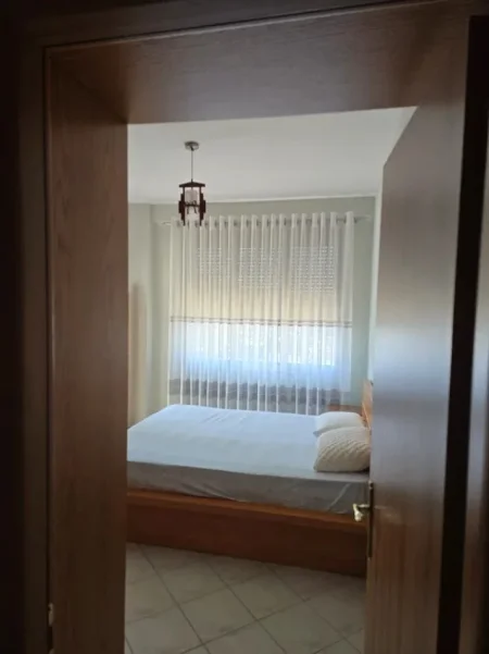 Tirane, jepet me qera apartament 2+1 Kati 8, 75 m² 670 € (Rruga Fortuzi)