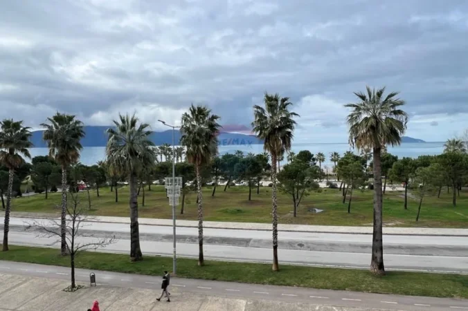 Vlore - Lungomare, shitet apartament+verande | Penthouse 2+1 Kati 3, 120 m² (Lungomare, vije e pare, Vlore)