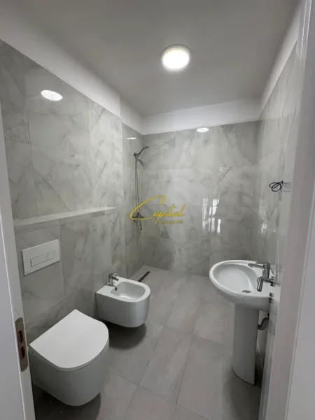 Tirane, jepet me qera apartament 2+1 Kati 8, 95 m² 600 € (ASTIR)
