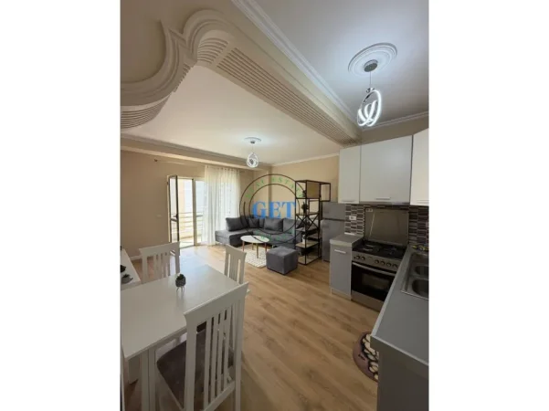 Durres, shitet apartament 1+1 Kati 8, 68 m² 98.000 € (Ish-Rajoni i Policisë)