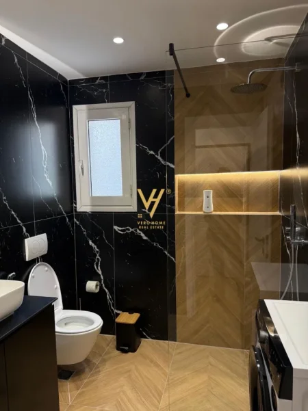 Tirane, jepet me qera apartament 1+1+Ballkon Kati 1, 60 m² 850 € (KOPSHTI ZOOLOGJIK)