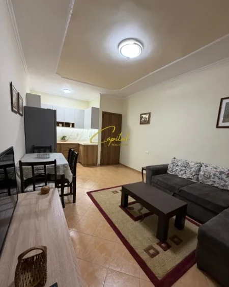 Tirane, jepet me qera apartament 1+1 Kati 4, 60 m² 470 € (MEDRESEJA)