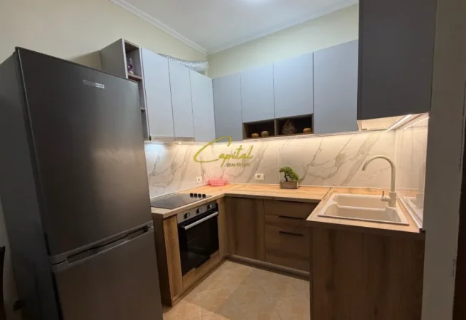 Tirane, jepet me qera apartament 1+1 Kati 4, 60 m² 470 € (MEDRESEJA)