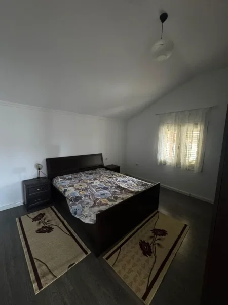Tirane, jepet me qera apartament Kati 3, 90 m² 450 € (Rruga Pjeter Budi)