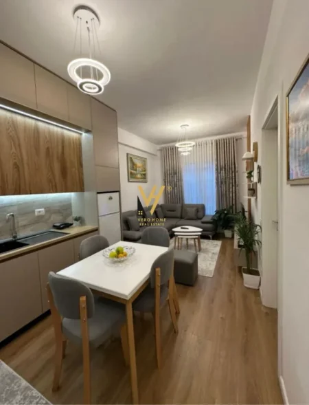 Tirane, jepet me qera apartament 1+1+Ballkon Kati 6, 60 m² 470 € (ALI DEMI, KADIU)