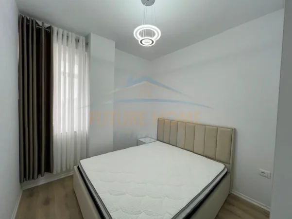 Tirane, jepet me qera apartament 1+1 Kati 8, 52 m² 620 € (rruga fortuzi)