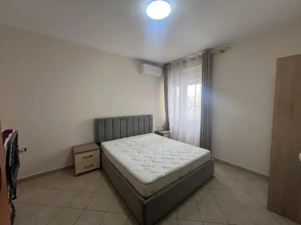 Tirane, jepet me qera apartament 2+1 , 90 m² 630 € (Selvia)