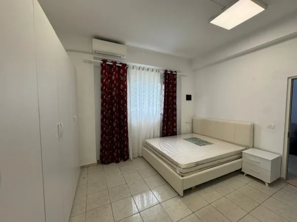 Tirane, jepet me qera apartament 1+1+Ballkon Kati 0, 67 m² 400 € (ne rrugen e Dibres Tirane)