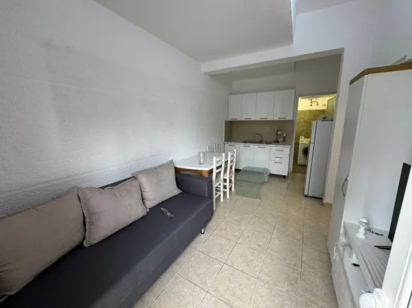 Tirane, jepet me qera apartament 1+1+Ballkon Kati 0, 67 m² 400 € (ne rrugen e Dibres Tirane)