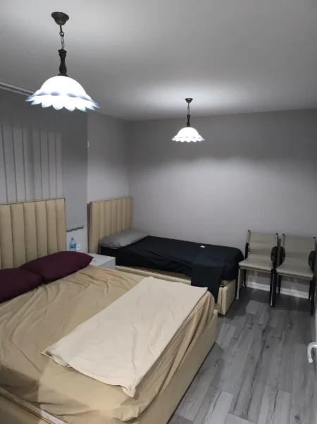 Durres, jepet me qera apartament 1+1+Ballkon Kati 1, 300 € (Shkemi i Kavajes)