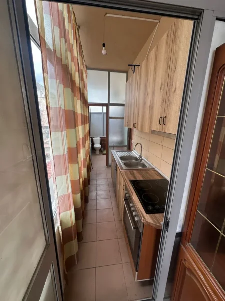 Tirane, jepet me qera apartament 1+1+Ballkon Kati 2, 57 m² 330 € (rruga Havzi Nela afer Bulevardit te ri Tirane)