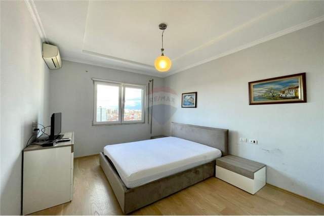 Tirane, jepet me qera apartament 1+1+BLK Kati 7, 73 m² 550 Euro (Rruga e Kavajes)