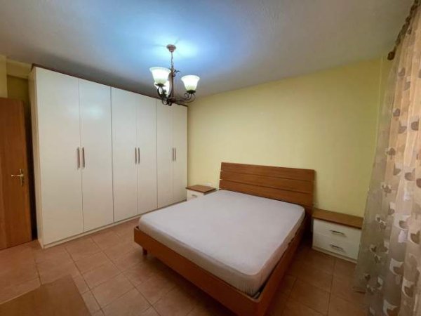 Tirane, jepet me qera apartament Kati 6, 75 m² 500 Euro (Ish Parku)