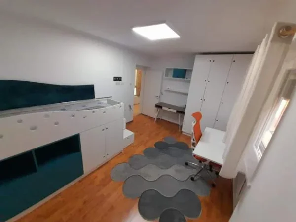 Tirane, shitet apartament 2+1 Kati 2, 74 m² 155.000 Euro