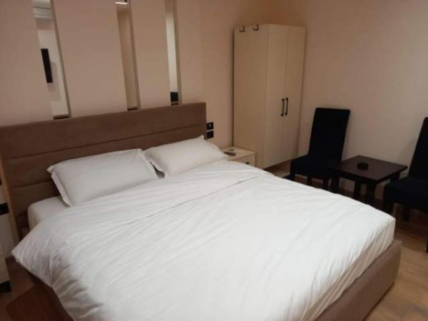 Tirane HOTEL ME QERA , 300 m² 1.200 Euro (FRESK)