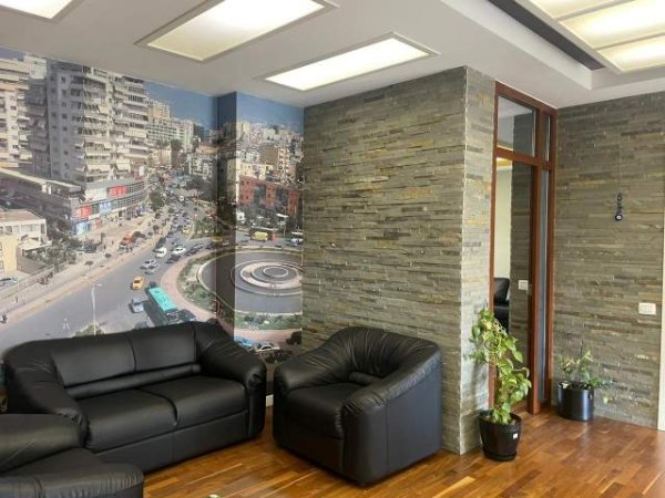 Tirane, JEPET ZYRE ME QERA  Kati 5, 140 m² 1.500 Euro (ZOGU I  ZI)