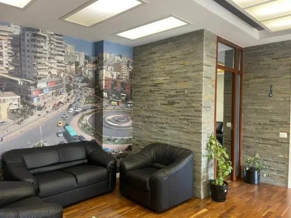 Tirane, JEPET ZYRE ME QERA  Kati 5, 140 m² 1.500 Euro (ZOGU I  ZI)