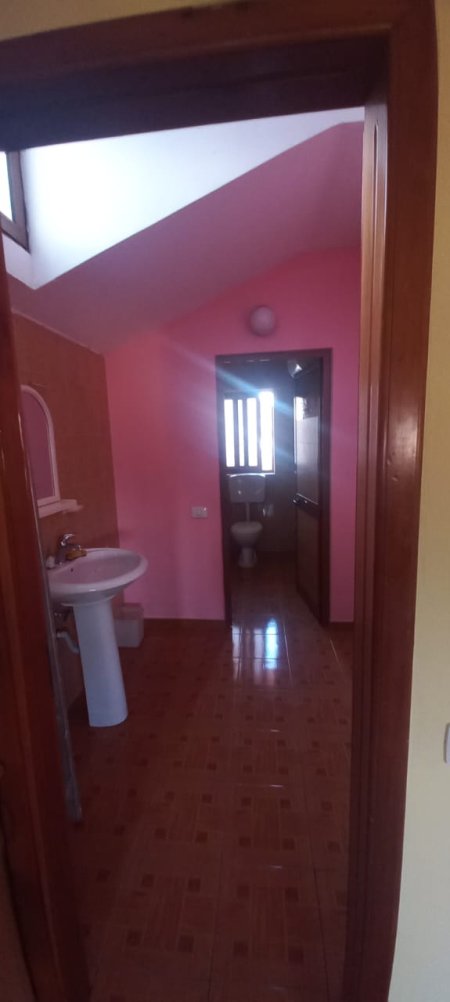 Tirane, jepet me qera Vile 2+1+BLK Kati 4, 98 m² 35.000 Leke (Rruga Tonin Harapi)