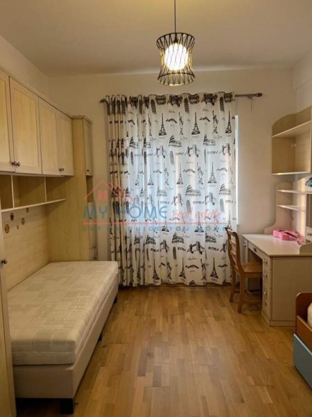 Tirane, jepet me qera apartament 3+1+BLK Kati 3, 169 m² 1.200 Euro (Sauk)