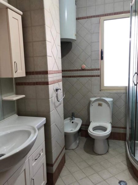 Tirane, jepet me qera apartament Kati 6, 120 m² 500 Euro