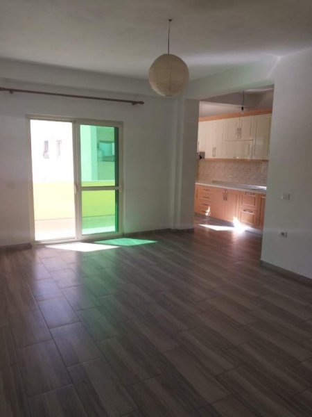 Tirane, jepet me qera apartament 1+1 Kati 5, 110 m² 38.000 Leke (Kodra e Diellit)
