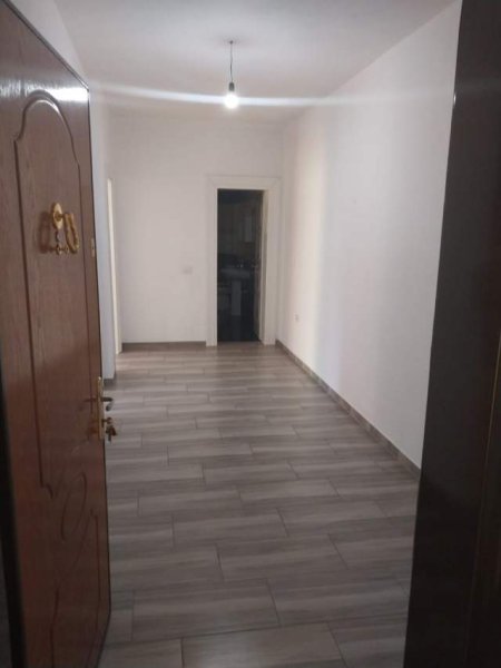 Tirane, jepet me qera apartament 1+1 Kati 5, 110 m² 38.000 Leke (Kodra e Diellit)