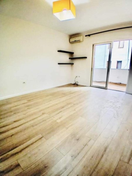 Tirane, shes apartament 1+1 64 m² 107.000 Euro (Kopshti Botanik)