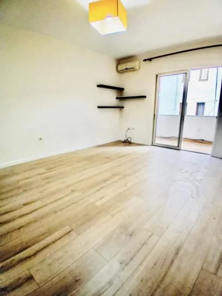 Tirane, shes apartament 1+1 64 m² 107.000 Euro (Kopshti Botanik)