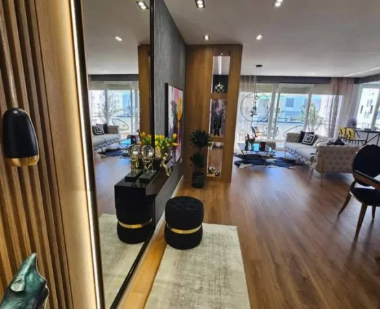 Tirane, shes apartament 2+1 134 m² Euro (21 Dhjetori, Hotel Mondiali)